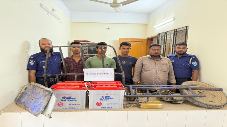 কমলগঞ্জে চুরি হওয়া ব্যাটারিচালিত অটোরিকশা উদ্ধার, ...