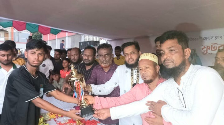 সোনারগাঁয়ে শহীদ জিয়াউর রহমান স্মৃতি ফুটবল টুর্নামে...