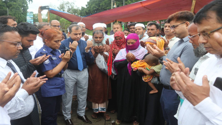 মাগুরায় "জুলাই শহিদ স্মৃতিস্তম্ভের"  ভিত্তিপ্রস্তর...