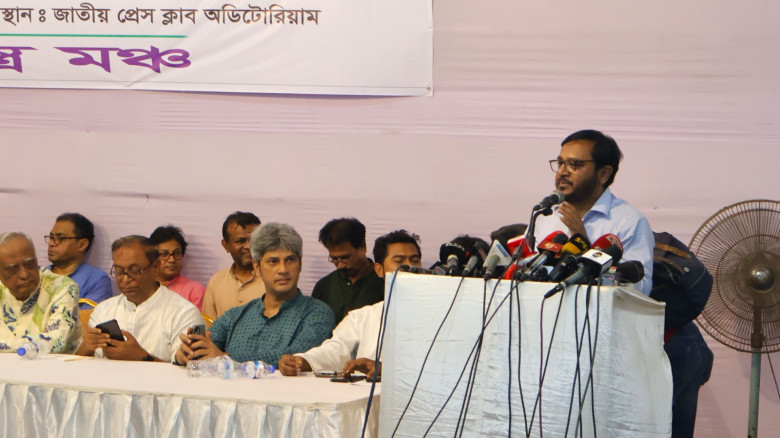 “গণঅভ্যুত্থানে অংশ নেয়া ৯৮ ভাগ মানুষের নাম কেউ জানেনা”: মজিবুর রহমান মঞ্জু