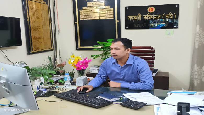 দালালি বন্ধে দৃষ্টান্ত স্থাপন করলেন জয়পুরহাট সদরের...