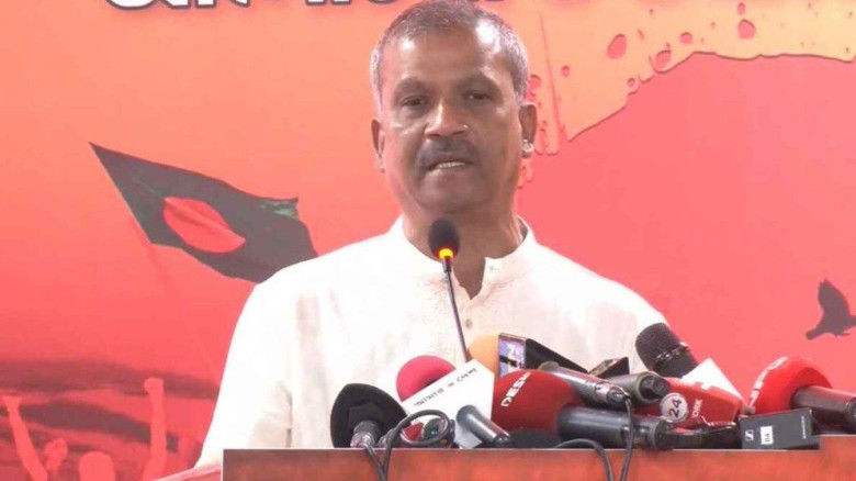 হাসিনা যে অপরাধ করেছে, একাত্তরে পাকিস্তানি সেনাবাহিনীও তা করে নাই: আসিফ নজরুল