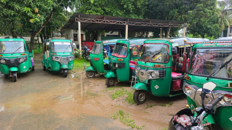 মৌলভীবাজারে ৬টি সিএনজি অটোরিকশা উদ্ধার, আটক ১...