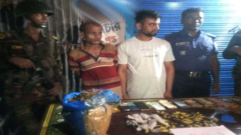 পার্বতীপুরে যৌথ বাহিনীর অভিযানে মাদকসহ পিতা-পুত্র ...
