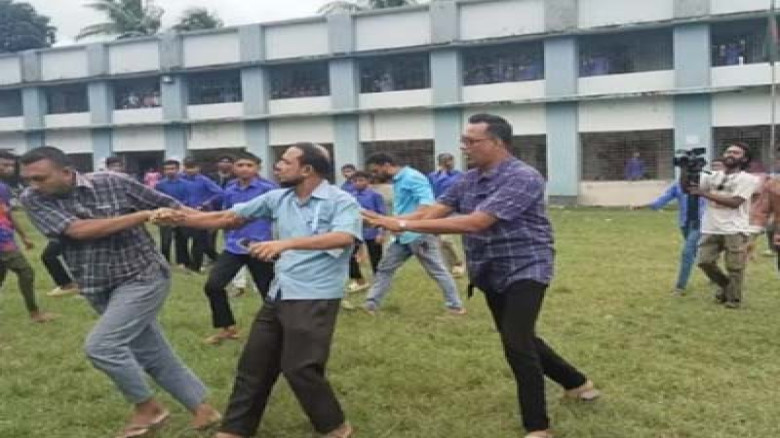 শিক্ষককে মারধর করে ‘বাজার ঘোরানোর’ অভিযোগ বিএনপি নেতাকর্মীদের বিরুদ্ধে