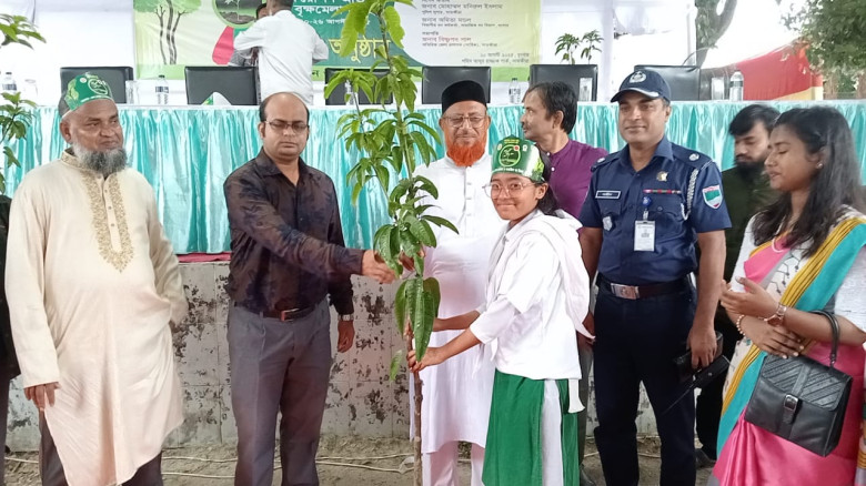 সাতক্ষীরায় সপ্তাহব্যাপী বৃক্ষ মেলার আনুষ্ঠানিক উদ...