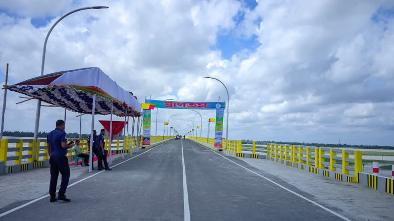 গাইবান্ধায় অবশেষে উন্মোচিত হলো বহুল প্রত্যাশিত মওলানা ভাসানী সেতু