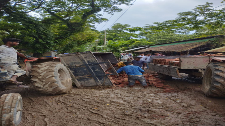 তিন উপজেলার মানুষের দুর্ভোগের নাম পটুয়াখালী-বাউফল ...