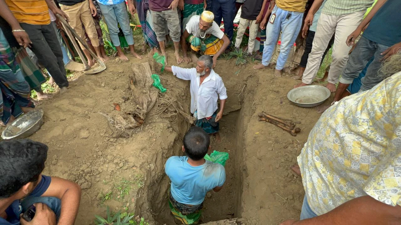 মুরাদনগরে সড়ক দুর্ঘটনায় নিহতের ১ বছর পর যুবকের লাশ...