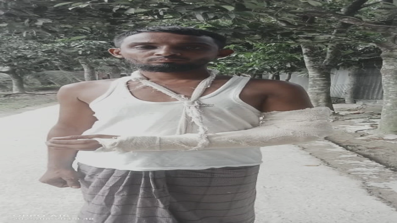 রংপুরে নিরীহ পরিবারের উপর হামলা ও বাড়ি-ঘর দখল, থান...