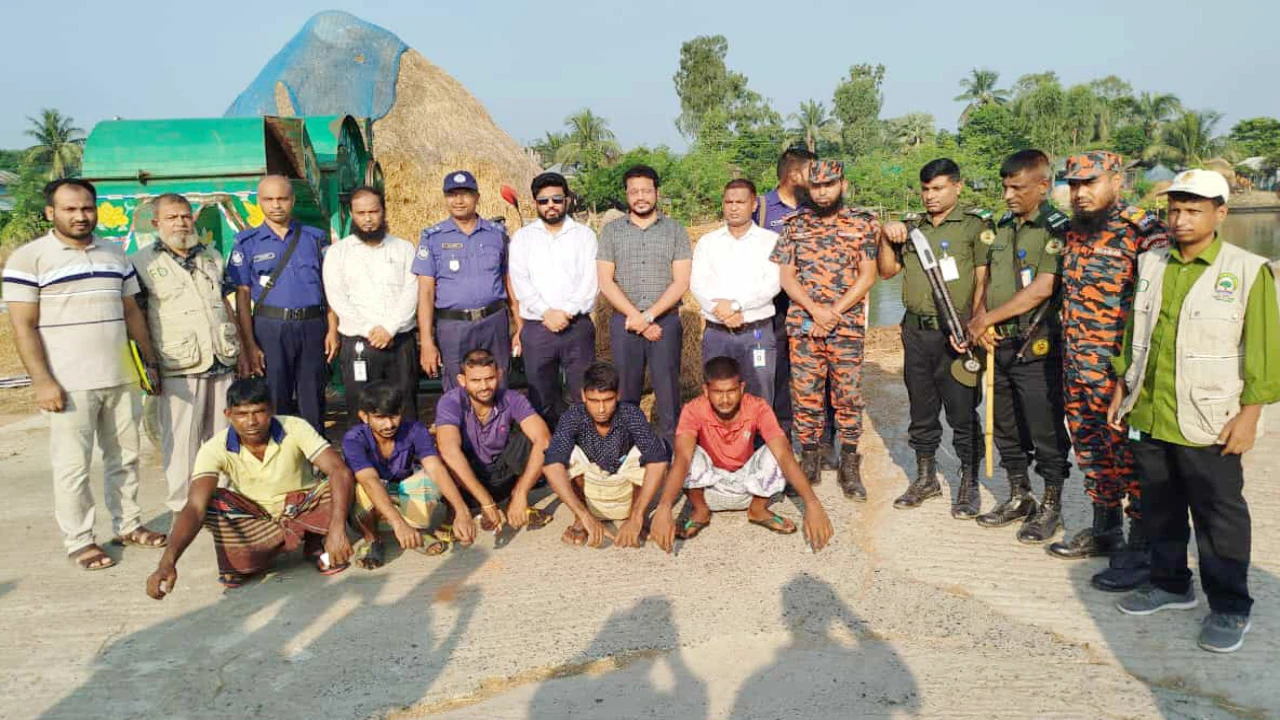 চলনবিলে শামুক নিধন বন্ধে ভ্রাম্যমাণ আদালত, ৮ জনের জরিমানা