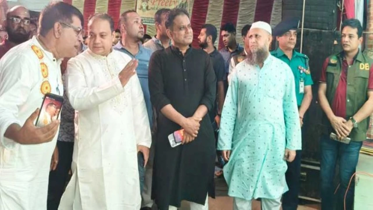 গাজীপুরে দুর্গাপূজায় কোনো অপ্রীতিকর ঘটনা ঘটতে দেওয়...