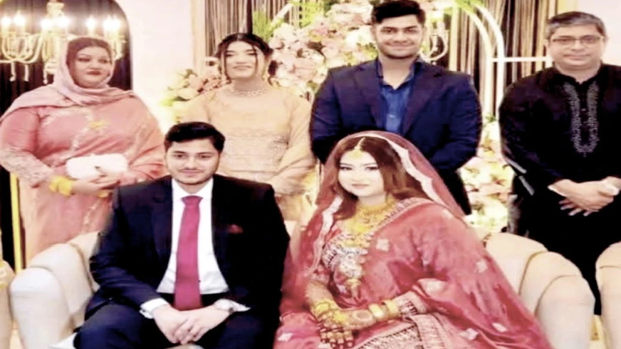 জাঁকজমকপূর্ণ অনুষ্ঠানের মধ্য দিয়ে সীমান্ত, ফারিয়...