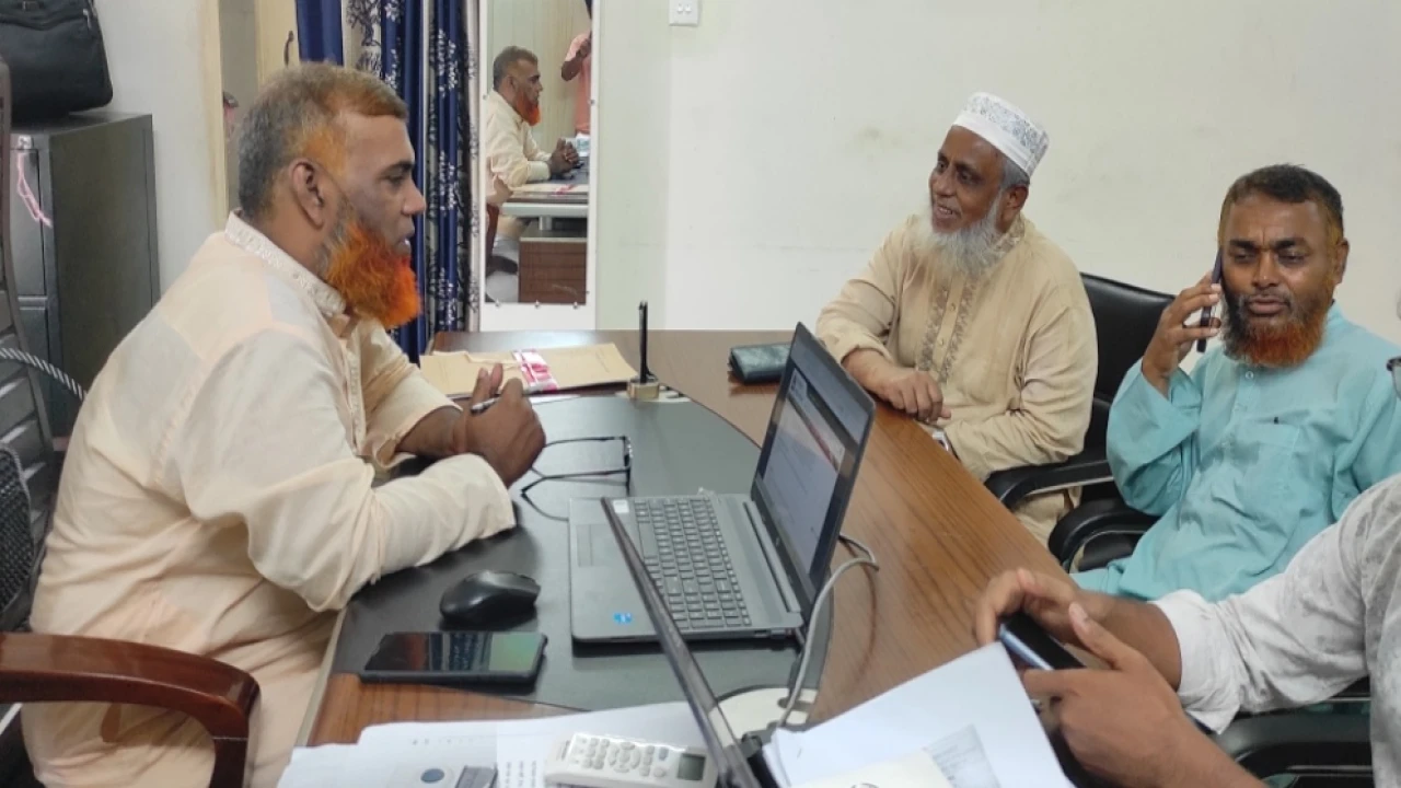 নির্বাচন অফিসারের সঙ্গে সৌজন্য সাক্ষাৎ করেন অধ্যক্...