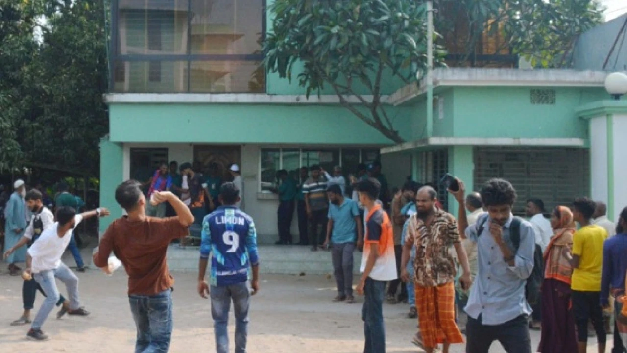 হিমাগারে আটক রেখে দুই নারীকে নির্যাতন, আটক-৩...