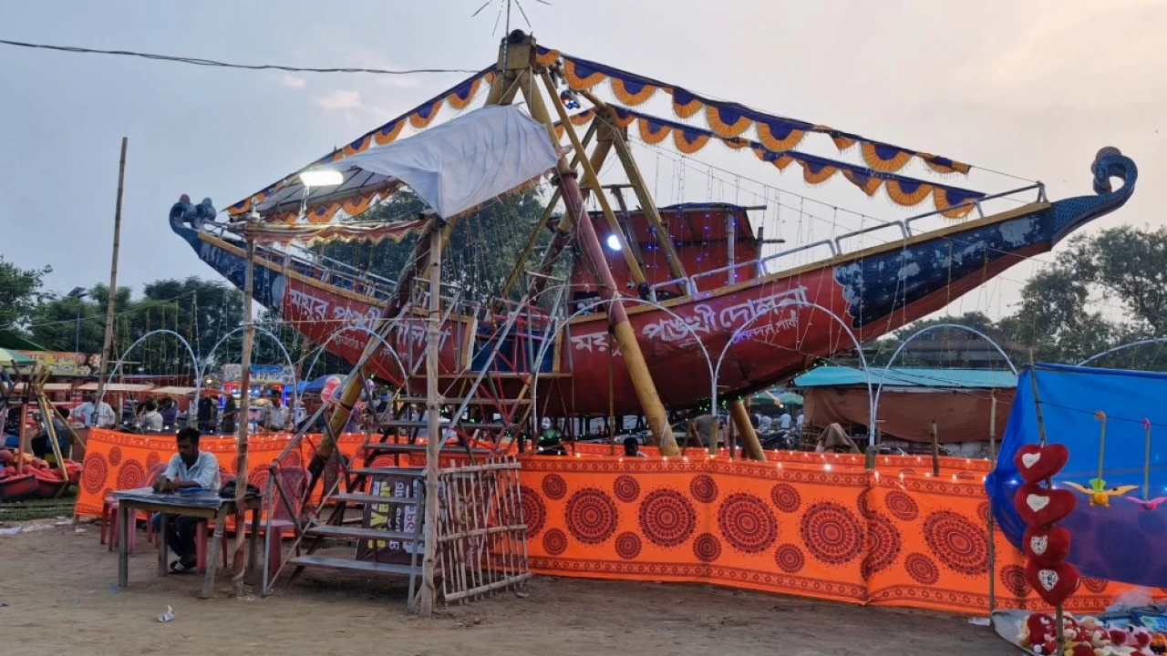 খেলার মাঠ দখল করে হোটেল-রেস্তোরা, বাজার বসিয়ে চাঁদ...