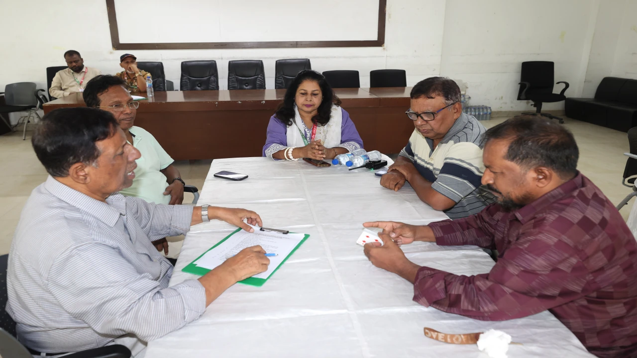 জাতীয় প্রেস ক্লাবের প্রতিষ্ঠাবার্ষিকী উপলক্ষে স্পেড ট্রাম্প প্রতিযোগিতা