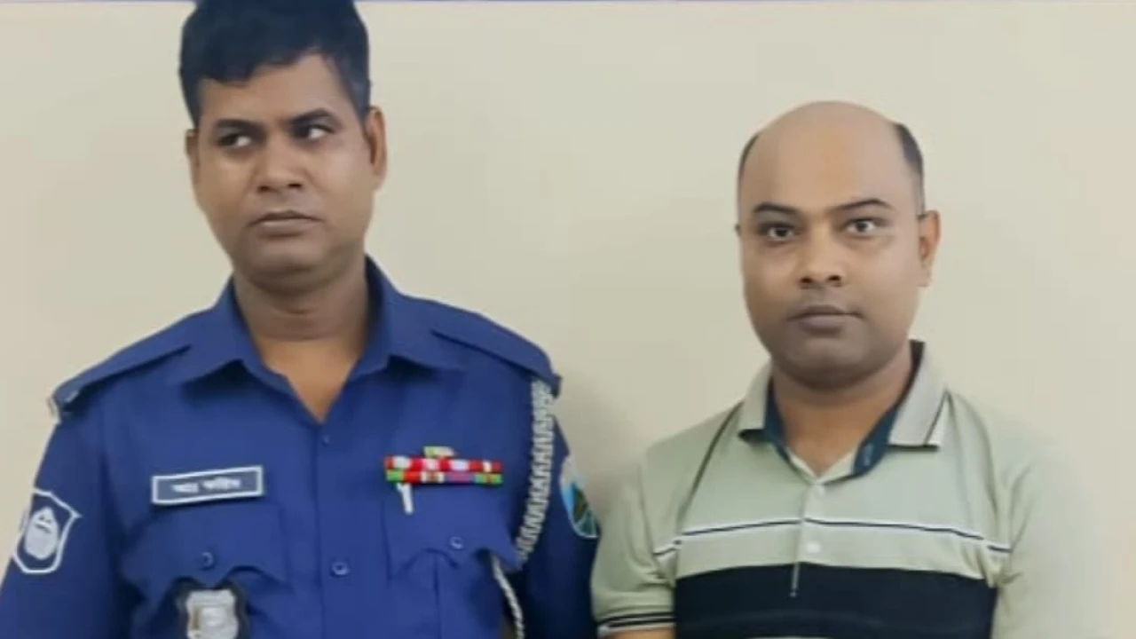 বগুড়ায় শ্রমিকলীগের দপ্তর সম্পাদক গ্রেপ্তার...