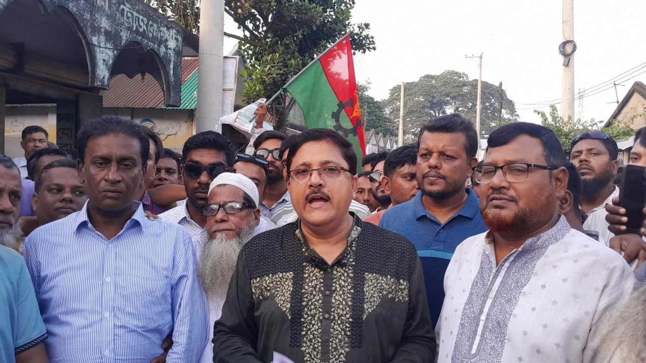 মাগুরায় বি এন পি'র লিফলেট বিতরণ ...