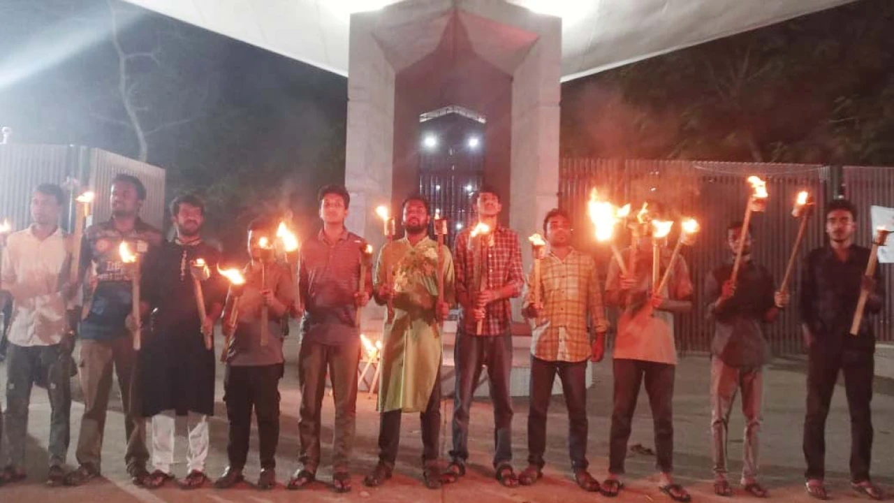 তিস্তা মহাপরিকল্পনা বাস্তবায়নের দাবিতে বেরোবিতে মশাল মিছিল 