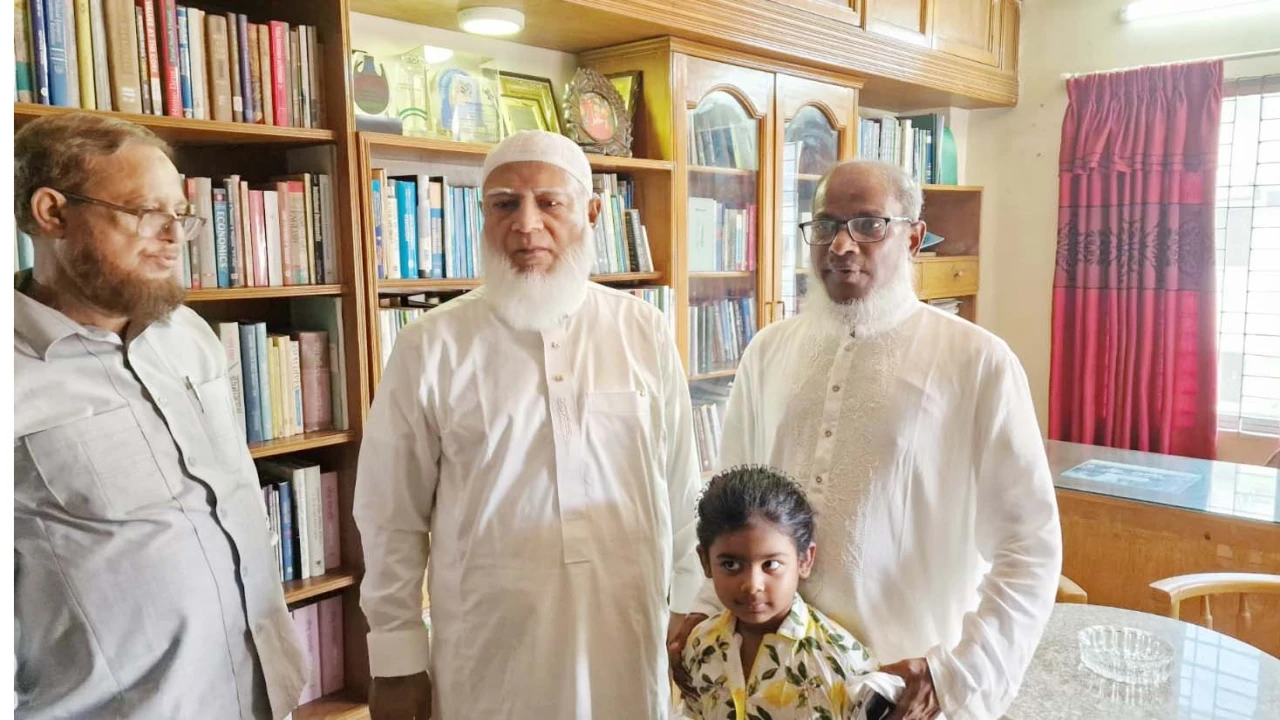  মরহুম তোফায়েল আহমেদের বাসায় গেলেন জামায়াত আমীর