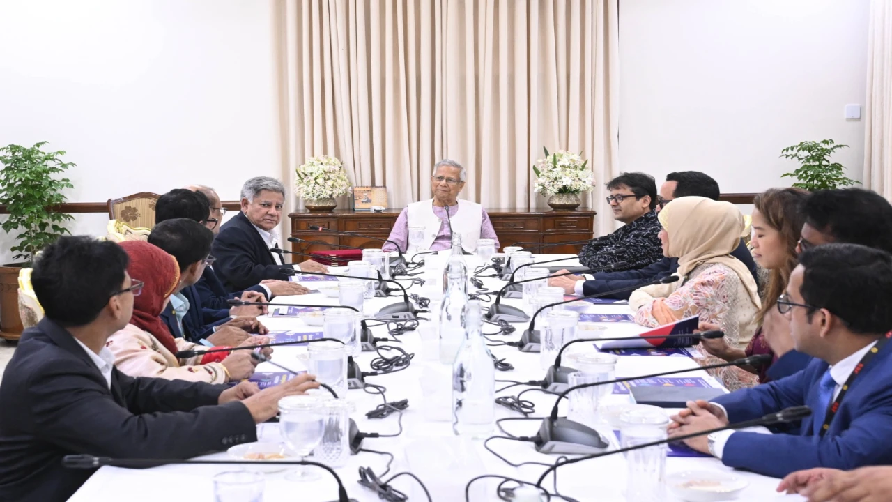 শ্রমজীবী মানুষের অধিকার আদায়ে স্মরণীয় দিন আজ: প্রধান উপদেষ্টা