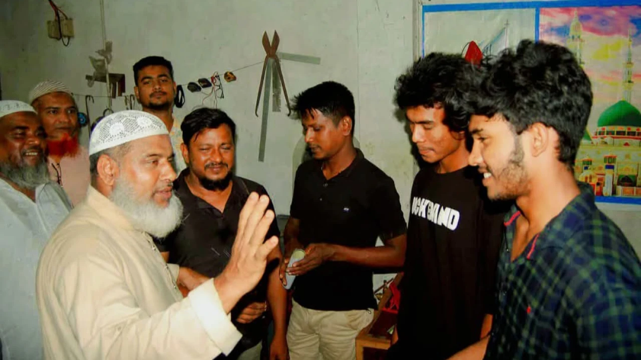 দাড়িপাল্লায় ভোট চেয়ে বগুড়ায় জামায়াত প্রার্থী গনসংয...