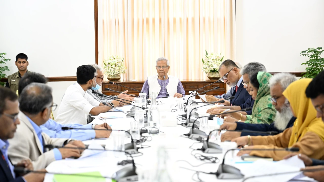 পরিবেশকে প্রভাবমুক্ত রেখে সমন্বিত যোগাযোগ ব‍্যবস্থা তৈরির আহ্বান প্রধান উপদেষ্টার