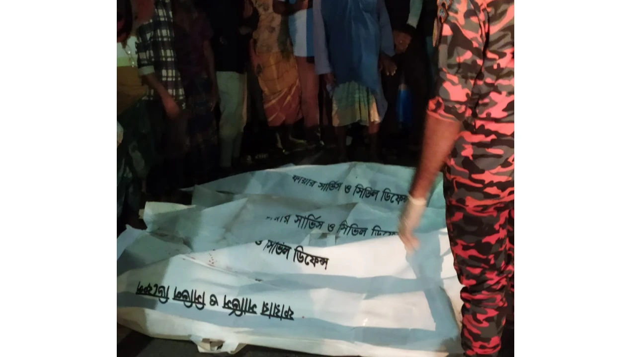 বাগেরহাটে বাস-ট্রাক চাপায় তিন বিএনপি কর্মীর মৃত্যু...