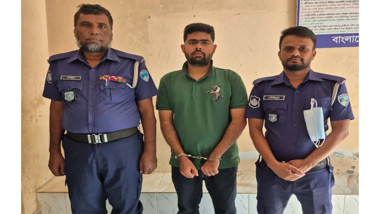 মুরাদনগরে নিষিদ্ধ ছাত্রলীগের কেন্দ্রীয় কমিটির নেতা...