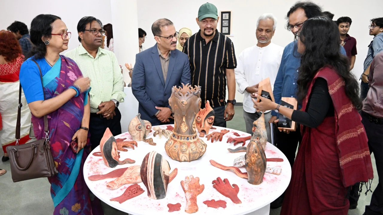 ঢাবি মৃৎশিল্প বিভাগের বার্ষিক শিল্পকর্ম প্রদর্শনী শুরু