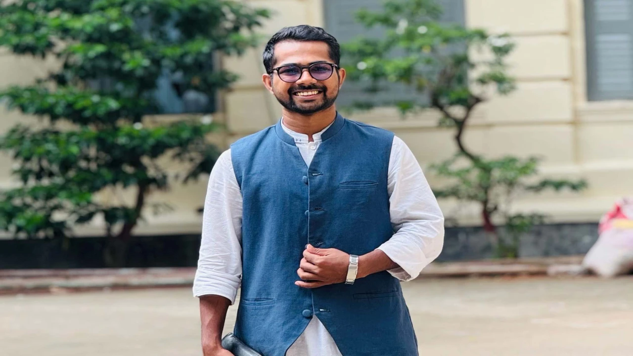 জবির পরিবহন খাতে উন্নয়নের প্রতিশ্রুতি দিলেন ভিপি প্রার্থী একেএম রাকিব