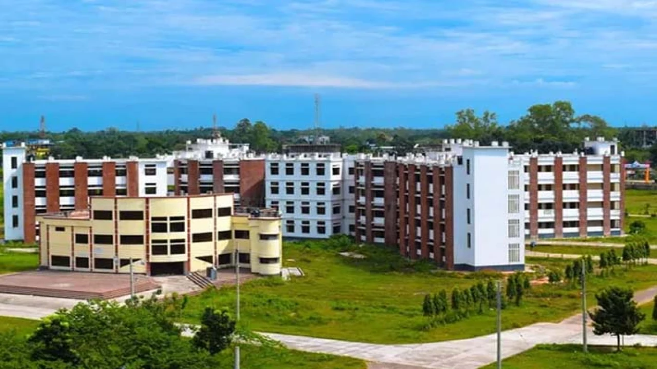 র‍্যাগিংয়ের ঘটনায় বেরোবিতে ৩ শিক্ষার্থী বহিষ্কার 