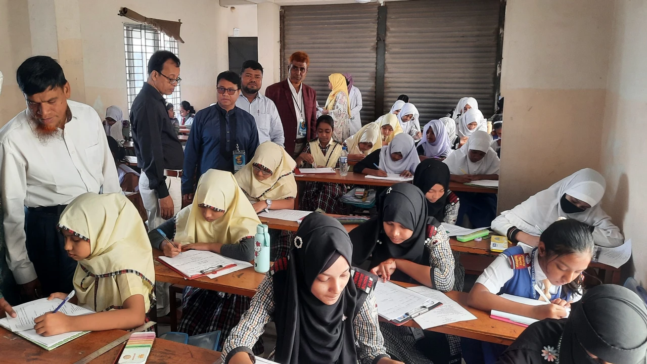 টঙ্গীতে বেসরকারি স্কুলের ৫ম শ্রেণির প্রাথমিক বৃত্তি পরীক্ষা অনুষ্ঠিত