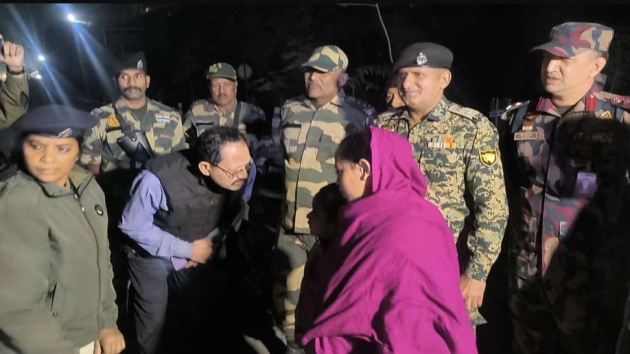 বিএসএফের পুশইনের শিকার ভারতীয় অন্তঃসত্ত্বা নারী সো...