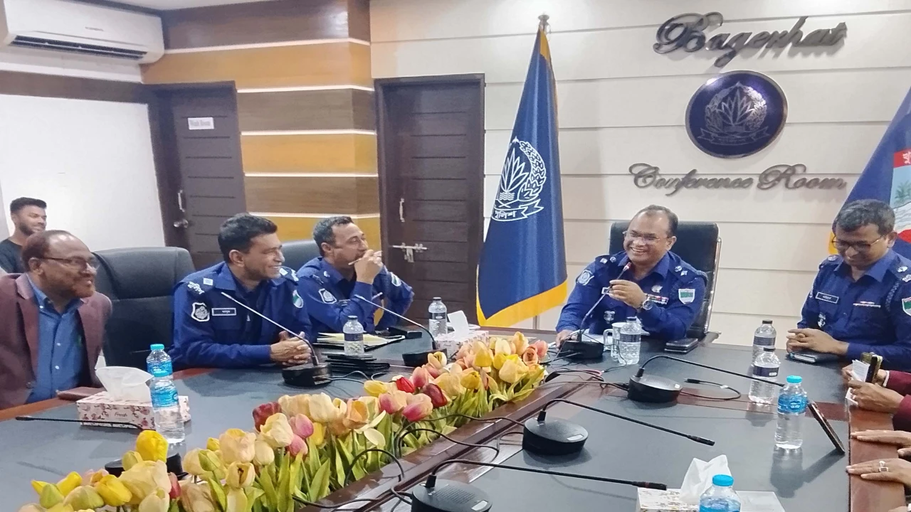 বাগেরহাটে সাংবাদিকদের সাথে নবাগত পুলিশ সুপারের মতব...