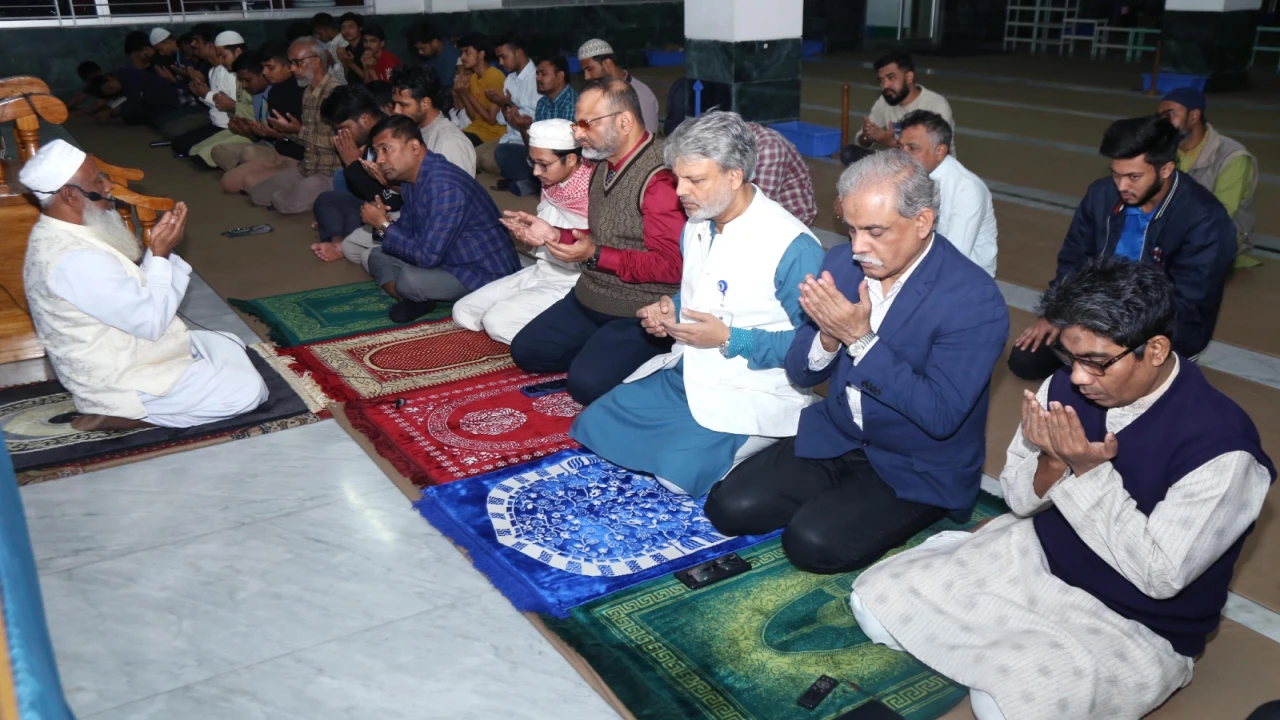 শরিফ ওসমান হাদীর রুহের মাগফিরাত কামনায় বিশেষ দোয়া মাহফিল