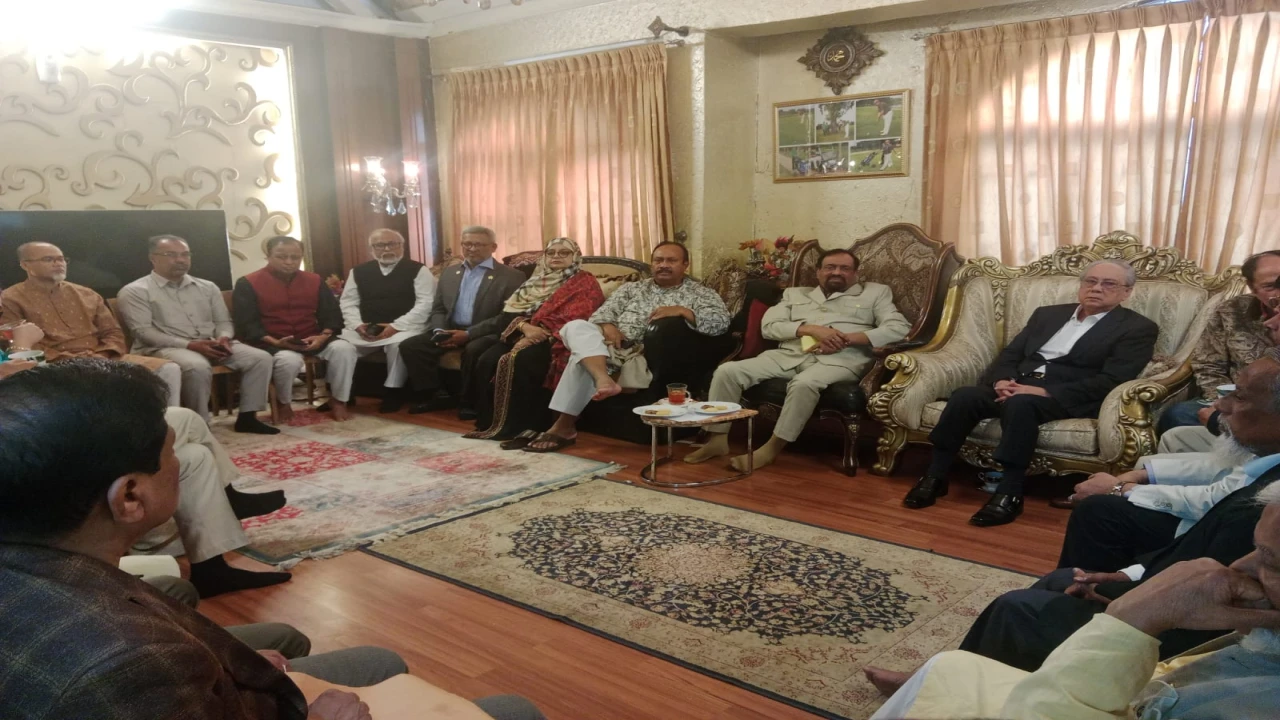 জাতীয় পার্টির জরুরী প্রেসিডিয়াম বৈঠক অনুষ্ঠিত 