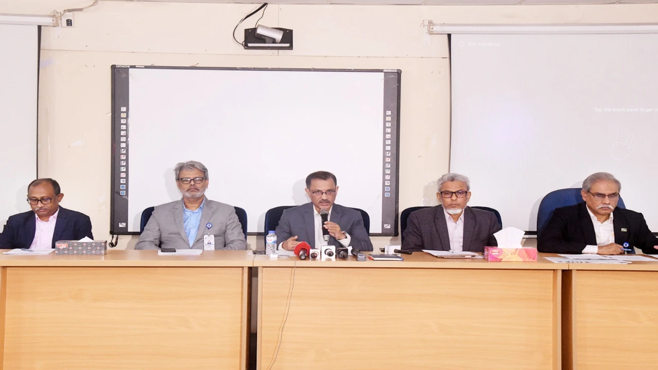 ভূমিকম্প-পরবর্তী ঢাবির হলসমূহের কারিগরি মূল্যায়ন ও মেরামত কার্যক্রমের অগ্রগতি