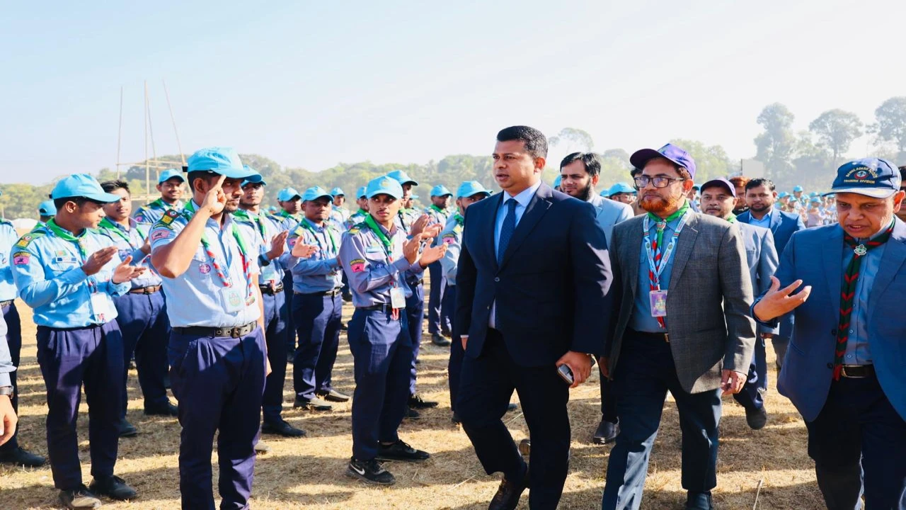 নিজেদের বদলালেই রাষ্ট্র বদলাবে—রোভার স্কাউটদের বলল...