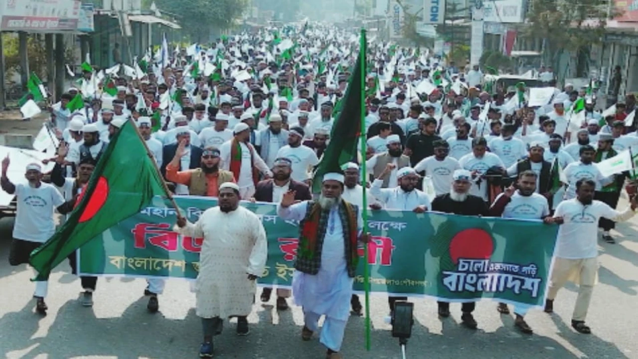 চাঁদপুরের শাহরাস্তিতে মাওলানা আবুল হোসাইনের নেতৃত্বে বর্ণাঢ্য বিজয় র‍্যালি