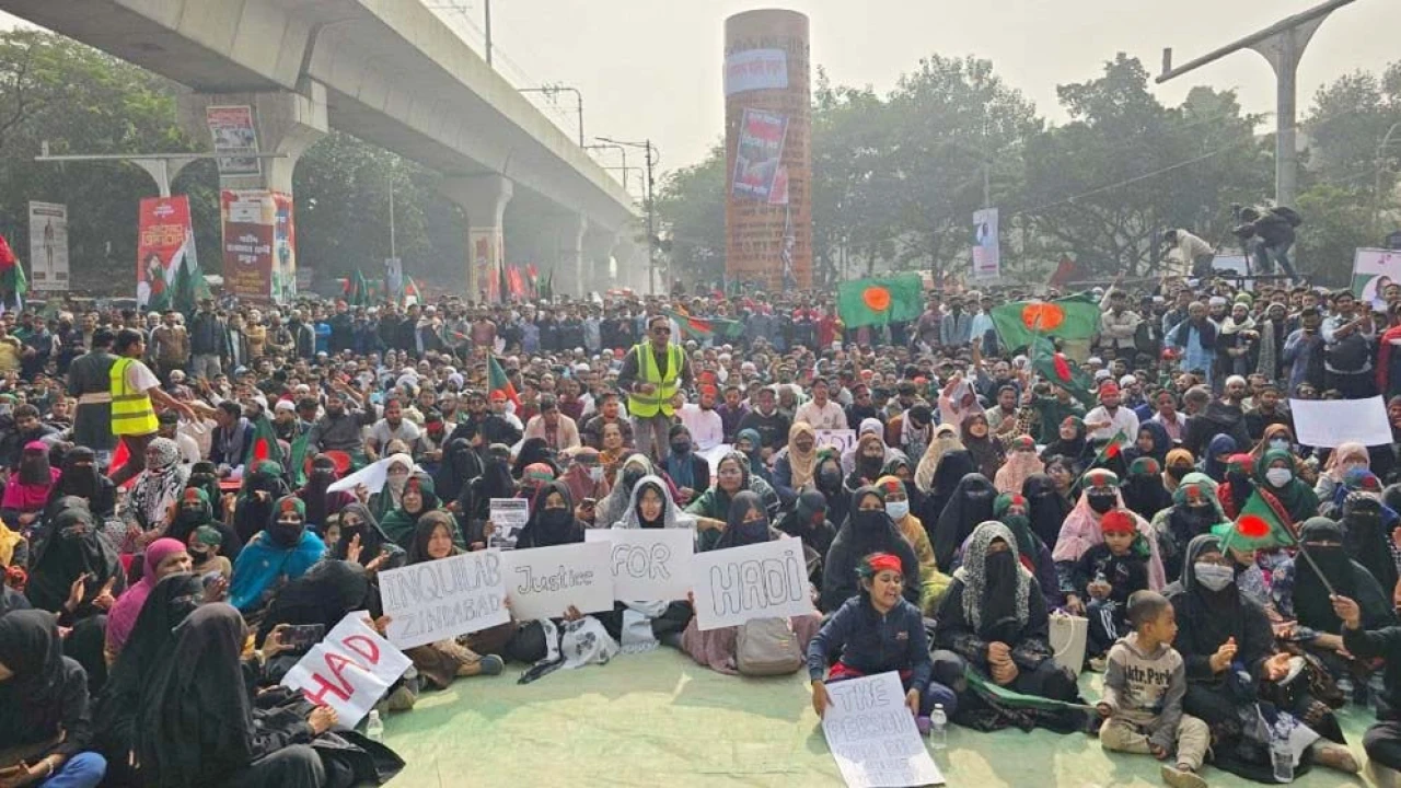 ইনকিলাব মঞ্চ ফের অবস্থান নিল শাহবাগ মোড়ে