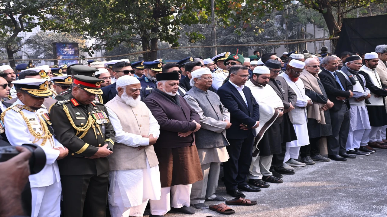 বিএনপি চেয়ারপার্সন বেগম খালেদা জিয়ার জানাজায় প্রধান উপদেষ্টাসহ রাজনৈতিক নেতৃবৃন্দ  