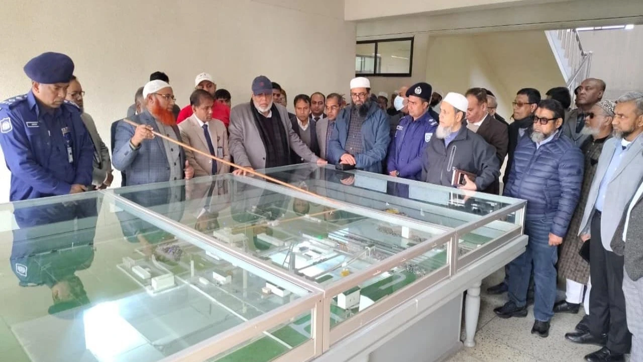 মধ্যপাড়ার পাথর রেলপথ ও পানি উন্নয়ন বোর্ডকে ব্যবহ...