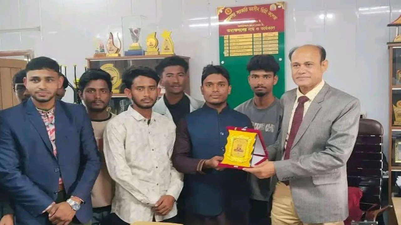 জাতীয় শিক্ষা সপ্তাহ–২০২৬ উপলক্ষে নির্বাচিত শ্রেষ্ঠ অধ্যক্ষকে শিবিরের শুভেচ্ছা