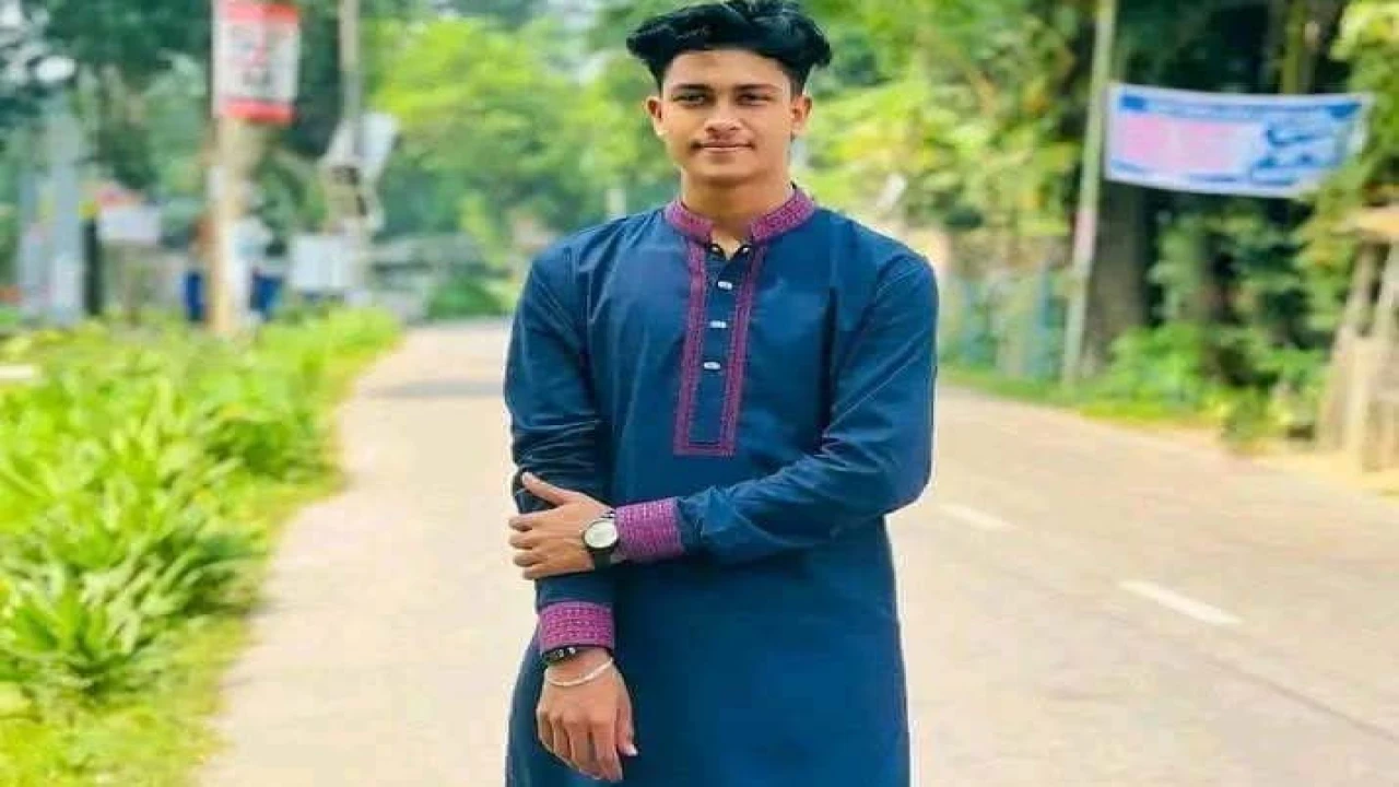 জামায়াত নেত্রীদের প্রকাশ্যে হেনস্তা ...