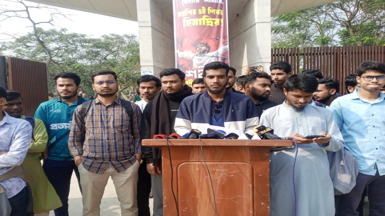 ভিসির অনিয়ম বনাম রেজিস্ট্রারের অবৈধ দায়িত্ব—বেরোবিতে শিবির-ছাত্রদলের পাল্টাপাল্টি অভিযোগ