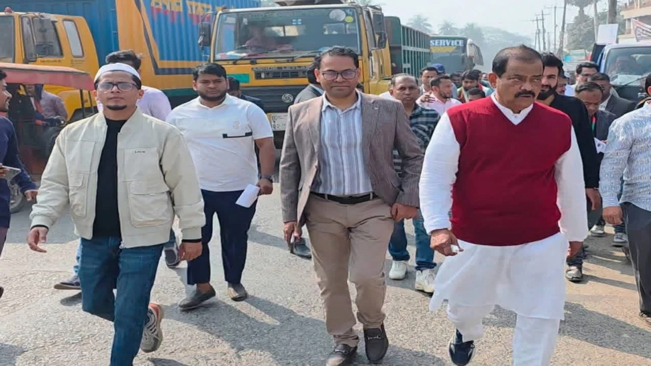 লক্ষ্মীপুর-রায়পুরে যুবদলের কেন্দ্রীয় নেতা হারুন অর রশিদ হিরোর নির্বাচনী গণসংযোগ