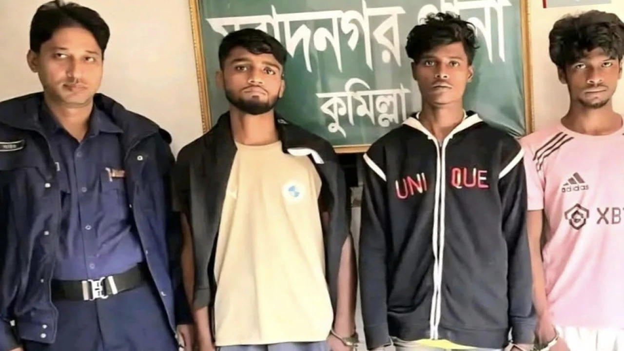 মুরাদনগরে কৃষি অফিসের গুদামে চুরি করতে গিয়ে ৩ পেশাদার চোর গ্রেপ্তার