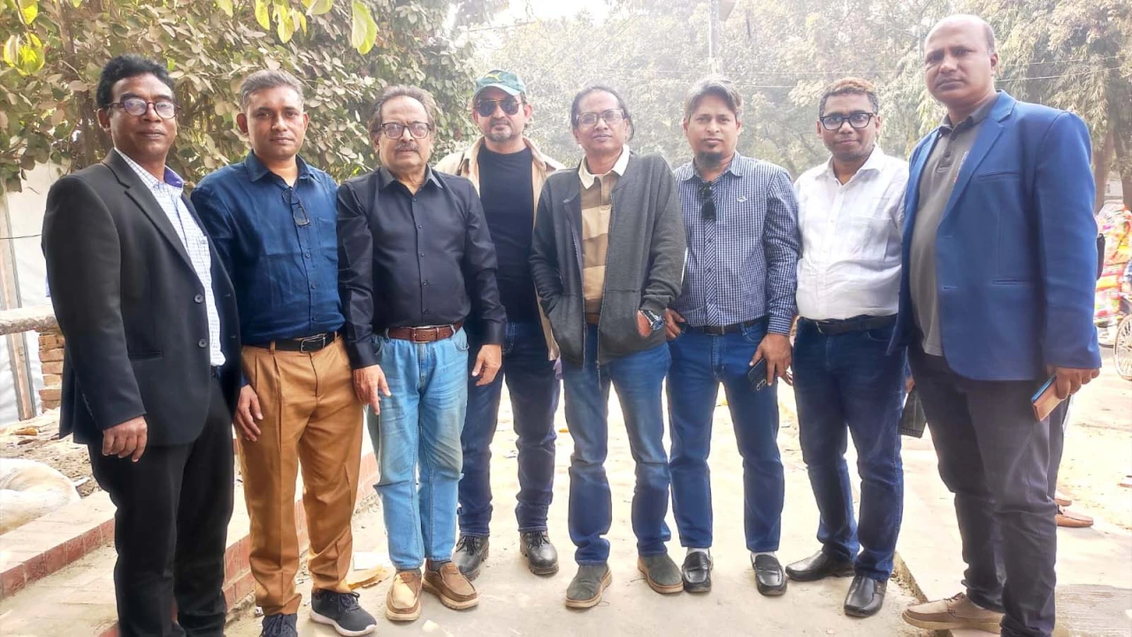 জামায়াত নেতার নারীবিদ্বেষী বক্তব্যের প্রতিবাদে ঢা...